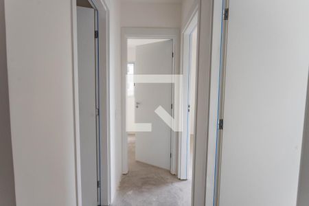 Corredor  de apartamento para alugar com 3 quartos, 55m² em Canhema, Diadema