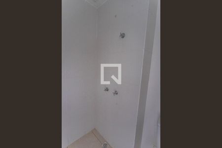 Banheiro  de apartamento para alugar com 3 quartos, 55m² em Canhema, Diadema