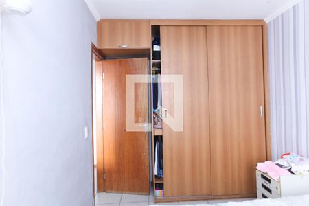 Apartamento à venda com 3 quartos, 60m² em Monte Castelo, Contagem