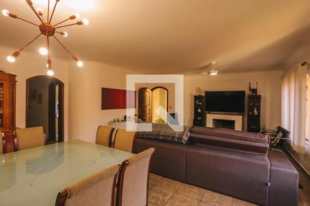 Casa à venda com 4 quartos, 354m² em Pinheirinho, Santo André