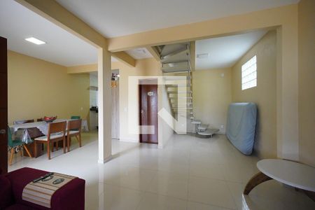 Sala de casa de condomínio para alugar com 3 quartos, 120m² em Ingleses do Rio Vermelho, Florianópolis