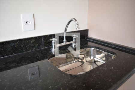 Sala/Cozinha de apartamento para alugar com 2 quartos, 65m² em Vila Azevedo, São Paulo