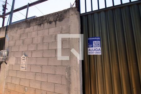 Placa de casa para alugar com 2 quartos, 90m² em Penha, Rio de Janeiro