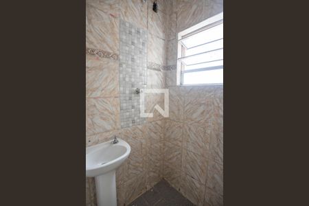 Banheiro da suíte  de casa para alugar com 2 quartos, 55m² em Taboão, Diadema