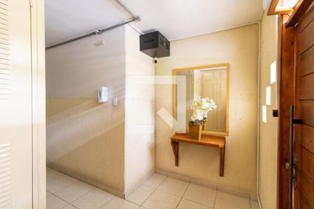 Hall de entrada de apartamento à venda com 3 quartos, 103m² em Medianeira, Porto Alegre