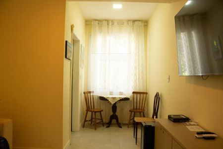 Sala de apartamento para alugar com 2 quartos, 48m² em Ipanema, Rio de Janeiro