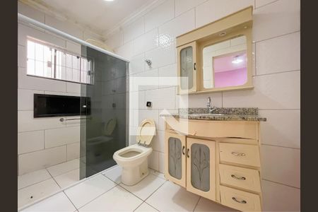 Banheiro da Suíte de casa para alugar com 2 quartos, 250m² em Jardim D’abril, Osasco