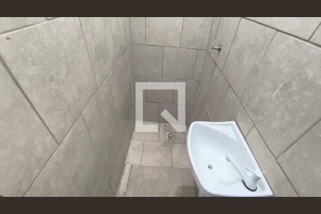 Banheiro de kitnet/studio para alugar com 1 quarto, 26m² em Ipiranga, São Paulo