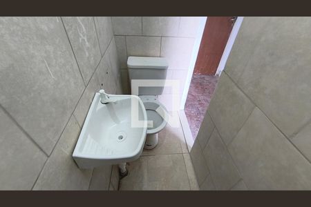 Banheiro de kitnet/studio para alugar com 1 quarto, 26m² em Ipiranga, São Paulo