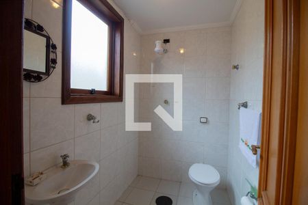 Banheiro de serviço de casa para alugar com 4 quartos, 372m² em Parque dos Principes, São Paulo