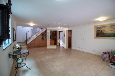 Casa para alugar com 4 quartos, 372m² em Parque dos Principes, São Paulo