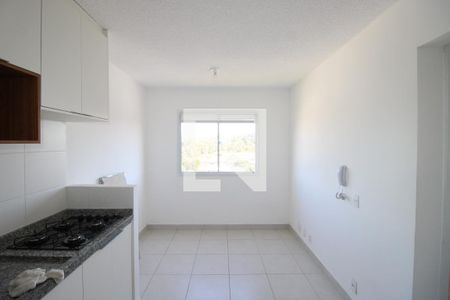 Sala / Cozinha de apartamento para alugar com 2 quartos, 32m² em Colônia (zona Leste), São Paulo