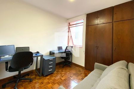 Quarto 2 de apartamento para alugar com 2 quartos, 74m² em Nova Floresta, Belo Horizonte