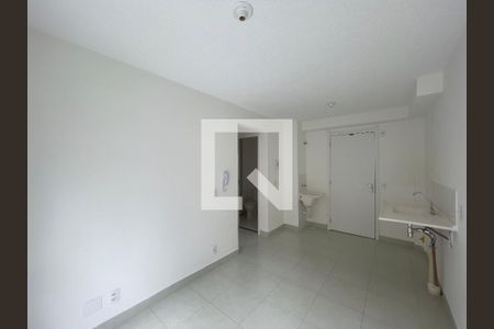 Sala e Cozinha de apartamento para alugar com 2 quartos, 32m² em Vila Carmosina, São Paulo