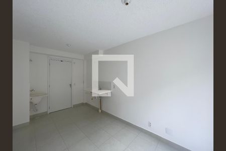 Sala e Cozinha de apartamento para alugar com 2 quartos, 32m² em Vila Carmosina, São Paulo