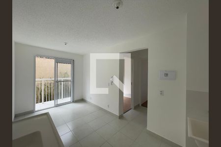 Sala e CozinhaSala e Cozinha de apartamento para alugar com 2 quartos, 32m² em Vila Carmosina, São Paulo