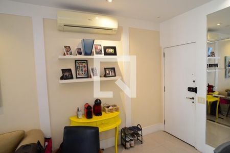 Sala de apartamento à venda com 2 quartos, 85m² em Barra da Tijuca, Rio de Janeiro