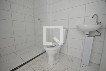 Banheiro de apartamento à venda com 1 quarto, 38m² em Parque Vitoria, São Paulo