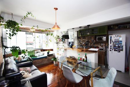 Sala de estar e jantarv de apartamento para alugar com 2 quartos, 55m² em Pinheiros, São Paulo