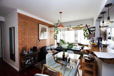 Sala de estar e jantar de apartamento para alugar com 2 quartos, 55m² em Pinheiros, São Paulo