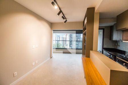 Sala  de apartamento para alugar com 2 quartos, 75m² em Alphaville Industrial, Barueri
