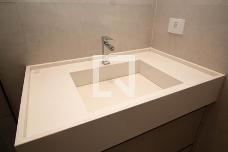 Banheiro de casa para alugar com 1 quarto, 34m² em Alto de Pinheiros, São Paulo