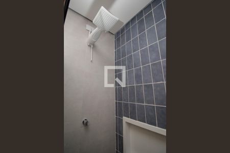 Banheiro Social de kitnet/studio para alugar com 1 quarto, 32m² em Alto de Pinheiros, São Paulo