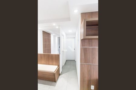 Corredor de apartamento para alugar com 2 quartos, 69m² em Empresarial 18 do Forte, Barueri