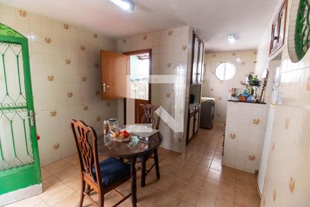 Cozinha de casa à venda com 3 quartos, 124m² em Fátima, Niterói