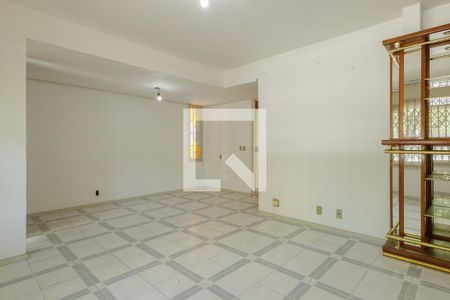 Sala de casa à venda com 5 quartos, 237m² em Rio Branco, Porto Alegre