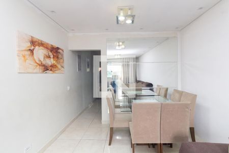 Sala de casa à venda com 3 quartos, 130m² em Vila Carmosina, São Paulo