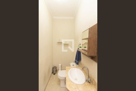 Lavabo de casa à venda com 3 quartos, 130m² em Vila Carmosina, São Paulo