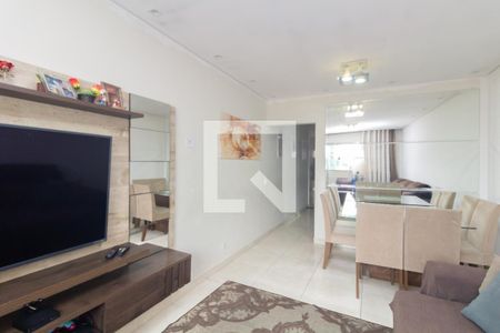 Sala de casa à venda com 3 quartos, 130m² em Vila Carmosina, São Paulo