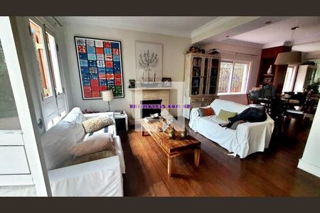 Casa à venda com 6 quartos, 400m² em Sumarezinho, São Paulo