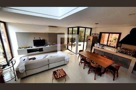 Casa à venda com 6 quartos, 400m² em Sumarezinho, São Paulo