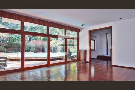 Casa à venda com 4 quartos, 585m² em Alto de Pinheiros, São Paulo