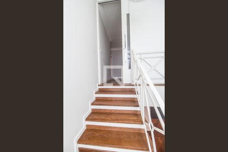 Escada de casa para alugar com 2 quartos, 460m² em Alphaville, Santana de Parnaíba