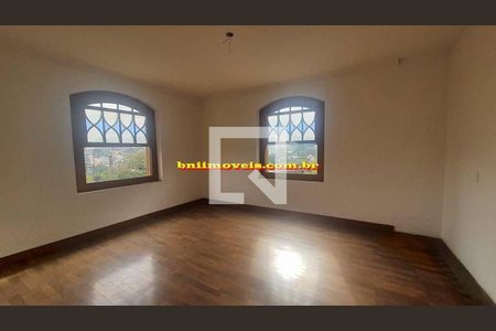 Casa à venda com 4 quartos, 500m² em Jardim Leonor, São Paulo