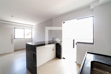 Cozinha de apartamento à venda com 3 quartos, 102m² em Concórdia, Belo Horizonte