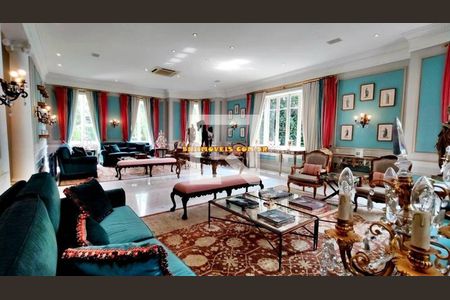 Casa à venda com 5 quartos, 200m² em Morumbi, São Paulo