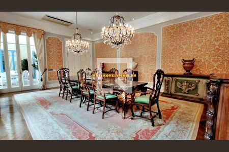 Casa à venda com 5 quartos, 200m² em Morumbi, São Paulo