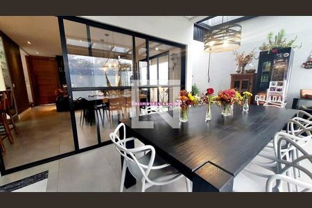 Casa à venda com 3 quartos, 260m² em Indianópolis, São Paulo