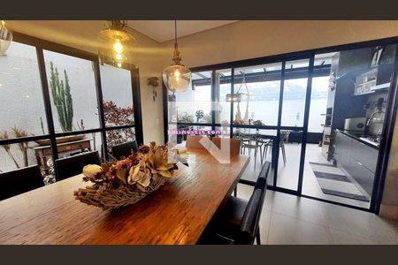 Casa à venda com 3 quartos, 260m² em Indianópolis, São Paulo