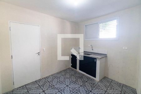 Cozinha e Área de Serviço de casa para alugar com 1 quarto, 50m² em Parque Jabaquara, São Paulo