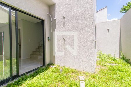 Área externa de casa de condomínio para alugar com 2 quartos, 110m² em Uberaba, Curitiba