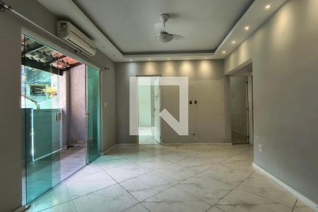 Sala de casa de condomínio à venda com 2 quartos, 96m² em Freguesia (jacarepaguá), Rio de Janeiro