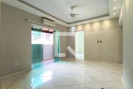 Sala de casa de condomínio à venda com 2 quartos, 96m² em Freguesia (jacarepaguá), Rio de Janeiro