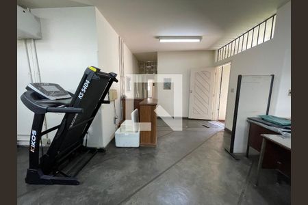 Sala de casa à venda com 5 quartos, 160m² em Vila Pirajussara, São Paulo