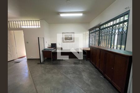 Sala de casa à venda com 5 quartos, 160m² em Vila Pirajussara, São Paulo