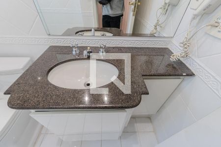 Banheiro de apartamento à venda com 1 quarto, 32m² em Bela Vista, São Paulo